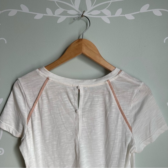 Short-Sleeve Dex Top with Pink Detailed Neckline in size US M - Picture 6 of 7